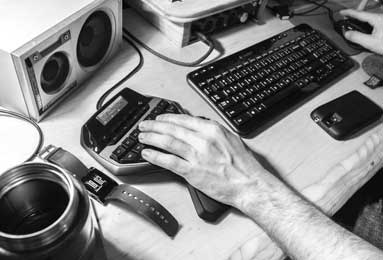 今日教程“众汇棋牌开挂神器”(透视)其实确实有挂